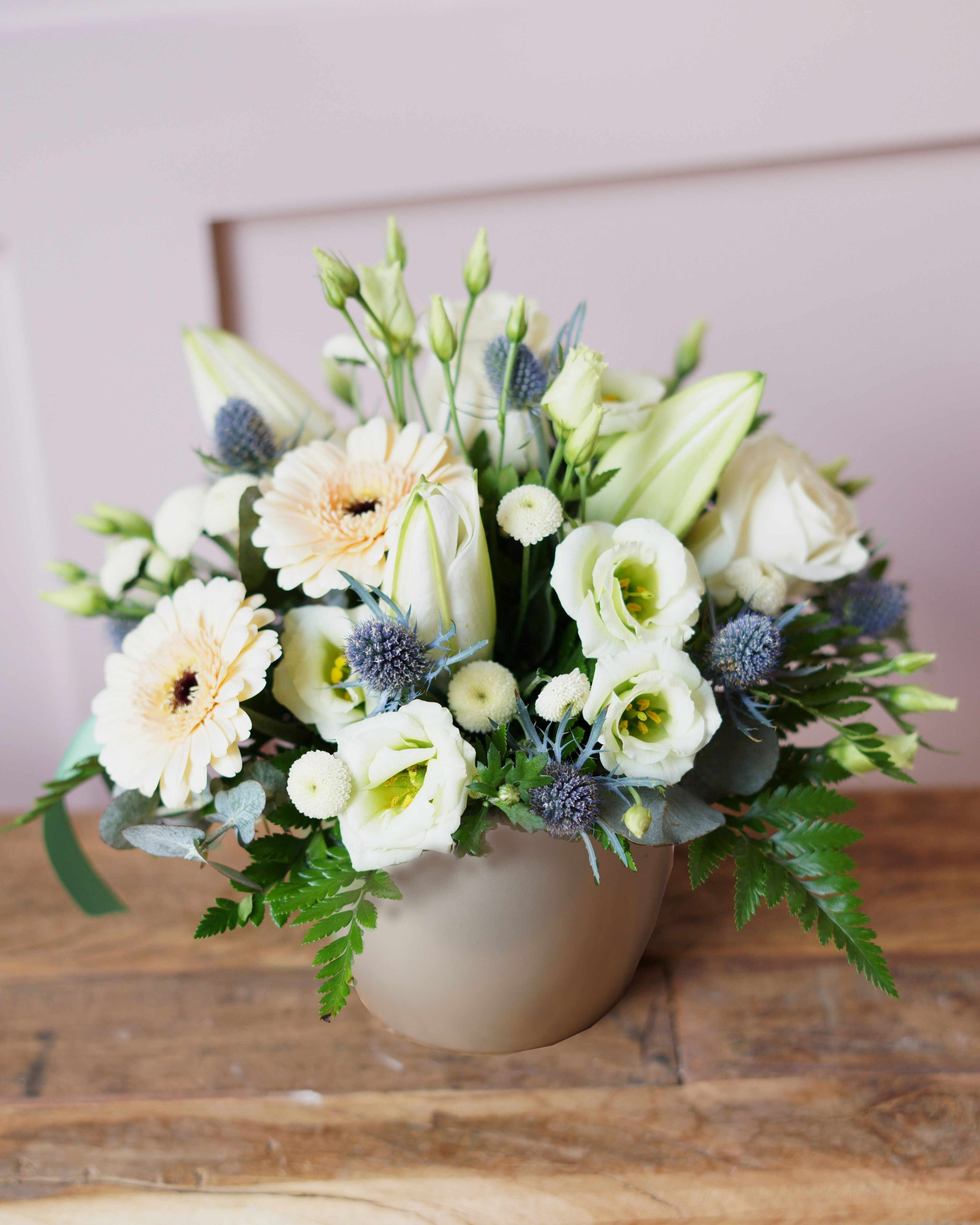 Cream Arrangement in Ceramic